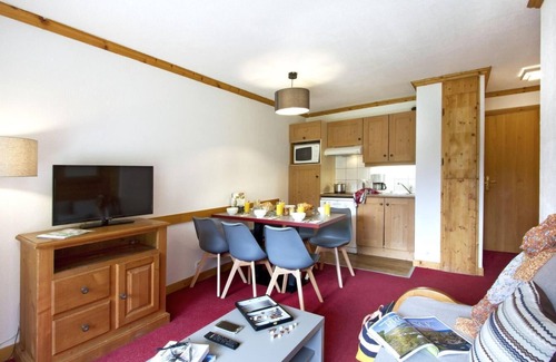 Praz-sur-Arly Apartment | 300m from ski slopes, fitness, swimming pool, balcony, tv, ski locker, 28m²