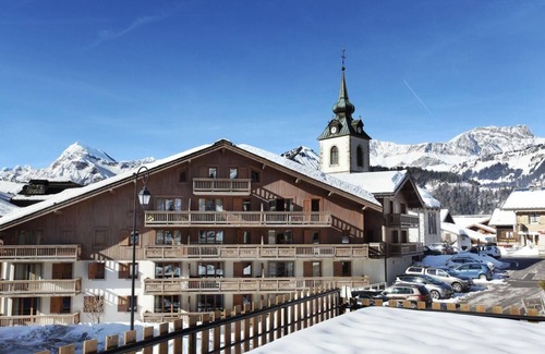 Praz-sur-Arly Apartment | 300m from ski slopes, fitness, swimming pool, balcony, tv, ski locker, 28m²