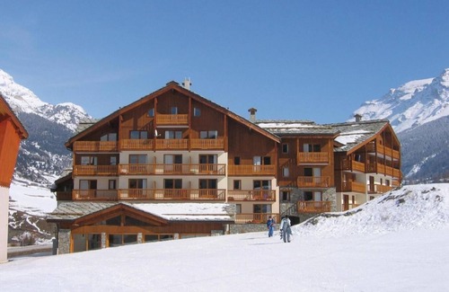 Val Cenis Apartment | 300m from resort center, fitness, swimming pool, balcony, tv, 30m², Val Cenis