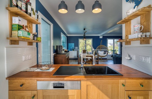 Benodet Villa | 300m from beach, 29°C pool, 5 bdrms, 4 baths, quiet, spacious
