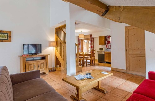 Vaujany Apartment | 300m from resort center, fitness, swimming pool, sauna, hammam, balcony, tv, 44-47m², Vaujany