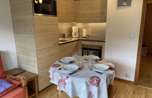Praz-sur-Arly Apartment | 300m from ski slopes, 2nd floor, balcony, tv, ski locker, 26m², Praz sur Arly