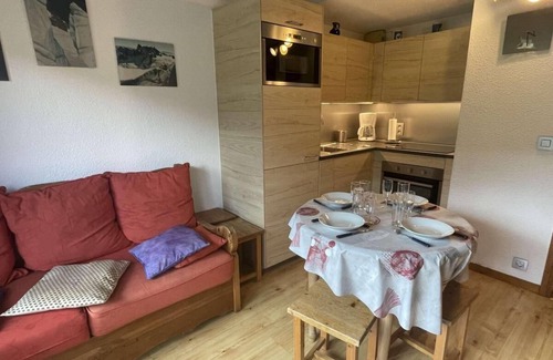 Praz-sur-Arly Apartment | 300m from ski slopes, 2nd floor, balcony, tv, ski locker, 26m², Praz sur Arly