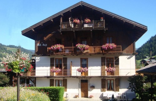 Areches Apartment | 300m from ski slopes, 2nd floor, parking, tv, 53m², Arêches-Beaufort