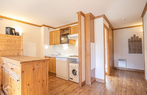 Aussois Apartment | 300m from ski slopes, floor -2, fitness, balcony, tv, ski locker, 50m², Aussois