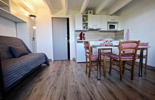 Chamrousse Apartment | 300m from ski slopes, 3rd floor, balcony, parking, tv, ski locker, 24m², Chamrousse
