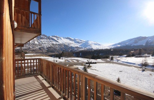 Saint-Etienne-en-Devoluy Apartment | 300m from ski slopes, 3rd floor, fitness, swimming pool, sauna, balcony, parking, tv, ski locker