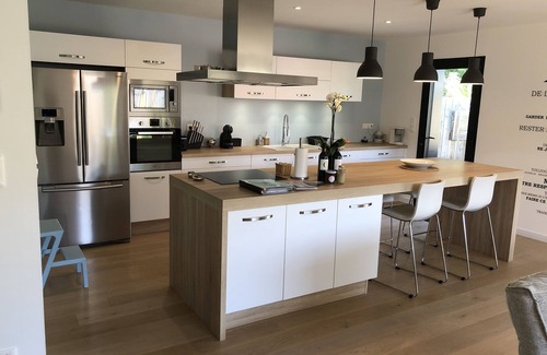 Hourtin House | 300m from the Lac beach! Superb house, wood cladding.