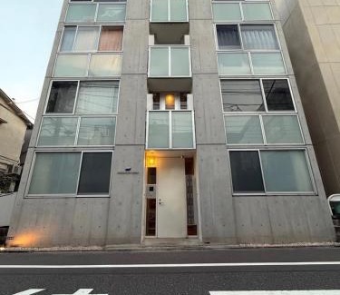 Higashinippori Apartment | 302Room,7-minute walk from Uguisudani Station located on the 3nd floor of an apartment-style building Twin room No elevator