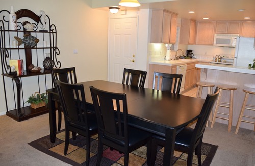 Downtown Condo | 303 Casa Bella: 2 BR, 2 BA Condominium in Pismo Beach, Sleeps 6