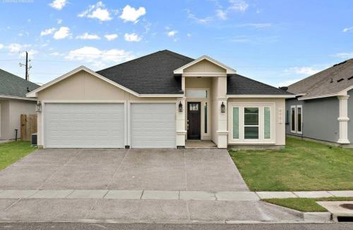 South Side House | 303 Perfect for larger companies