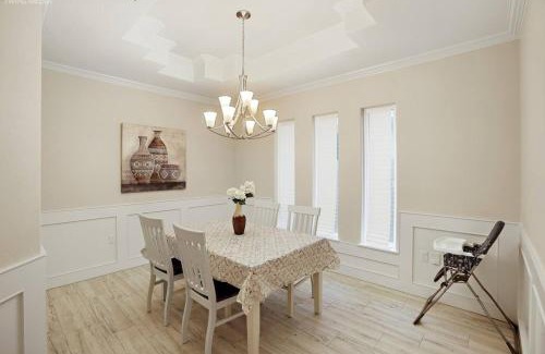 South Side House | 303 Perfect for larger companies