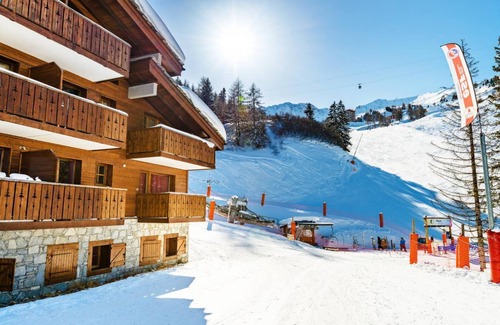 Plagne 1800 Apartment | 30m from ski slopes, swimming pool, tv, ski locker, 30m², La Plagne