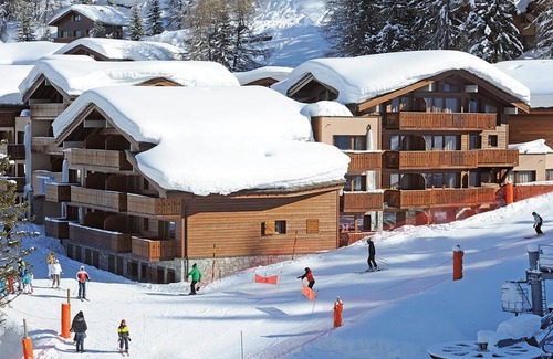 Plagne 1800 Apartment | 30m from ski slopes, swimming pool, tv, ski locker, 30m², La Plagne