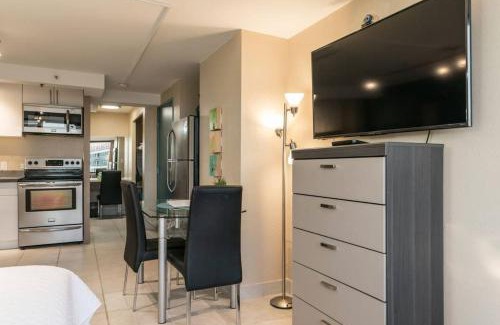 Waikiki Apartment | 30th Fl King Bed View Studio