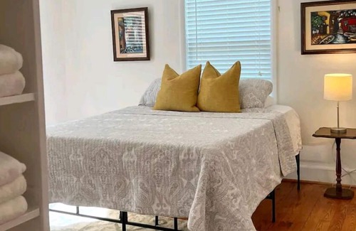 Northside House | 31+ Days in quiet home in Northshore. Close walk from bars, restaurants, etc.