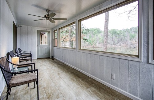 Hot Springs Village House | 31 Lacanada Way - A great one level lake front duplex with a carport convenient