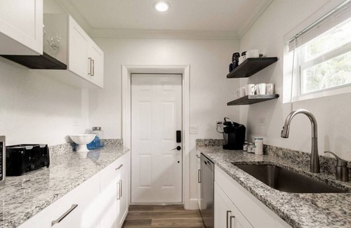 Delray Beach Condo | 311 Downstairs · New 2/2 * 3-blocks off the Ave in heart of Delray!