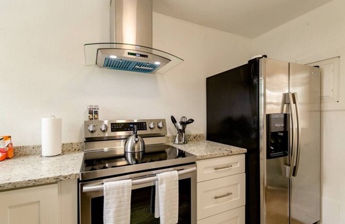 Delray Beach Apartment | 311 Upper · Upper Unit-NEW 2/1 Walk to EVERYTHING & Roof Deck!