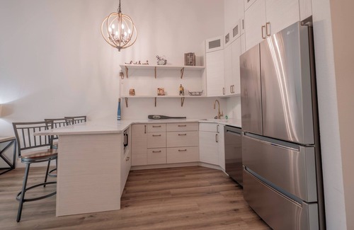 Delavan Lake Condo | 318 - Beautiful Modern 1 Bedroom Condo Suite