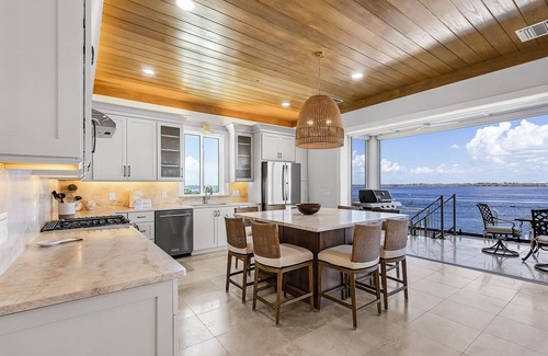 Fort Myers Beach House | 319 Bay and Beach Blessing: Bay Front Pool Home w/Gulf Views