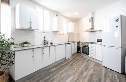 Gothic Quarter Apartment | 31ARA1092- Newly Refurbished 3BR Flat in the Gothi