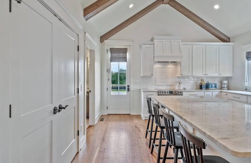 Kedron House | 32 Acre Farm at Maven Stables ｜Spring Hill
