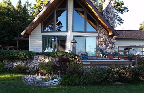 Gulliver House | 324' Lake Mich Beach, Cent.AC 4kayaks,9bikes well stocked,no neighbors 200+ft