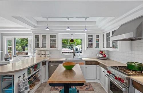 Fort Grounds House | 325 Park Drive