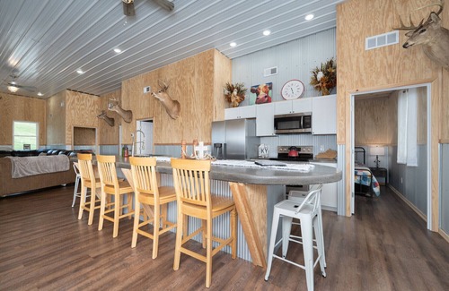Jonesville House | 331 Acres of Comfort & Rest @Riley Farms, ❤ of the Bluegrass- 12 mins from ARK
