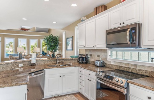 Saint Helena Island House | 332 Ocean Point