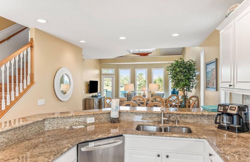 Saint Helena Island House | 332 Ocean Point