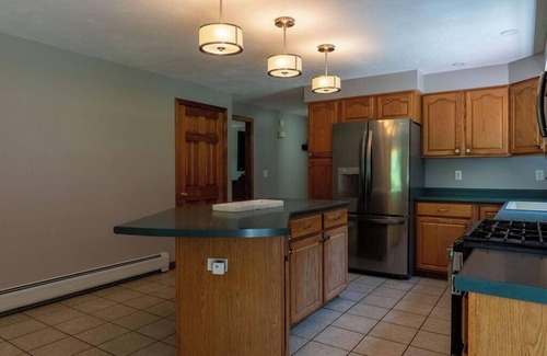 Sidney House | 3350 Middle Road