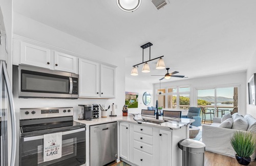 Huddleston Apartment | #336 Pointe - 2 Bedroom Lakefront Condo at Mariners SML