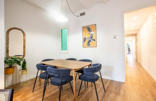 El Poble-sec Apartment | 33PAR1094 - Magnific 2BR Flat in Poble Sec