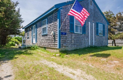 East Sandwich House | 34 North Shore Boulevard Extension East Sandwich - - Cape Cod