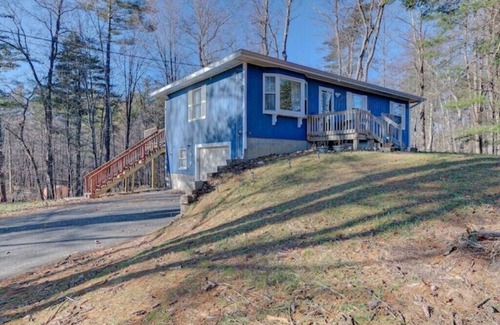 Pittsfield House | 345 Cozy Stay! 1.5 Miles to Pontoosuc Lake n
