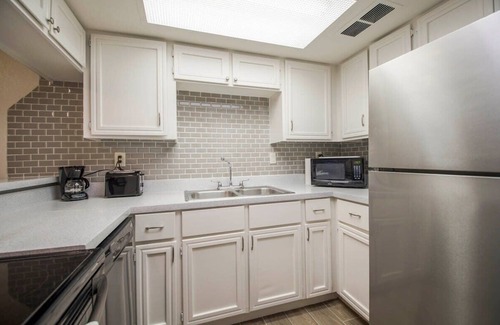 Casa Grande Condo | 34A Casa Grande Modern 1bd condo w HEATED POOL
