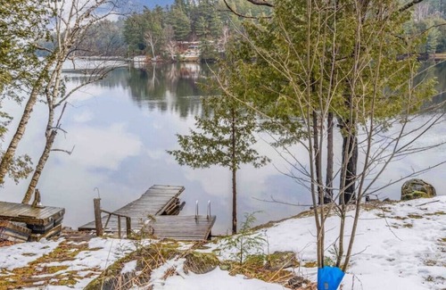 Greater Madawaska House | 35 Flynn Way · The Birch Haven: Calabogie Waterfront Cottage