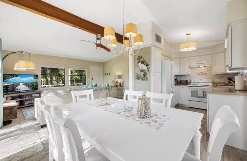 The Dunes House | 35 Palms Cottage-Relax & unwind in this centrally located 3 bedroom/2 bath home