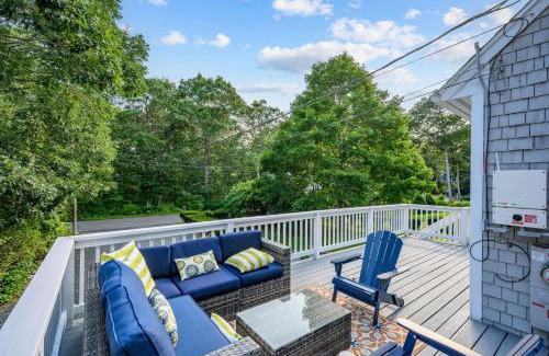 Mashpee House | 35 Pinecrest Avenue Mashpee Bela Vida