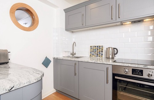 Salcombe Cottage | 35 THE SALCOMBE, country holiday cottage, with pool in Salcombe
