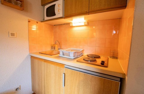Villarodin-Bourget Apartment | 350m from ski lifts, 1st floor, balcony, tv, ski locker, 23m², La Norma