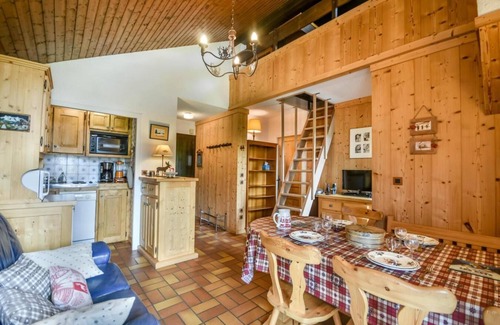 Les Gets Apartment | 350m from ski lifts, 3rd floor, balcony, parking, tv, ski locker, 43m², Les Gets