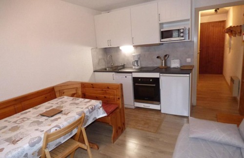 Valloire Apartment | 350m from ski slopes, 2nd floor, balcony, ski locker, 25m², Valloire