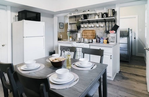 Coral Way Apartment | 3545 SW #2 · Modern Apartment near Brickell & Coral Gables 2