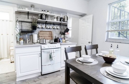 Coral Way Apartment | 3545 SW #2 · Modern Apartment near Brickell & Coral Gables 2