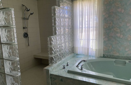 Heltonville House | 3547 Pleasant Run Rd