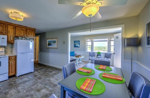 Sagamore Beach House | 355 B Phillips Road Sagamore Beach - Cape Cod