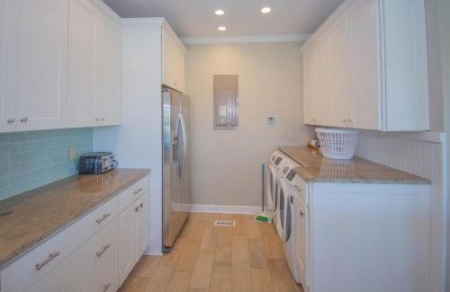 Saint Helena Island House | 355 Ocean Point Dr